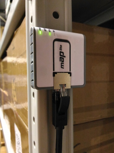 روتر اکسس پوینت میکروتیک mAP Lite به سیستم عامل پیشرفته RouterOS مجهز است.